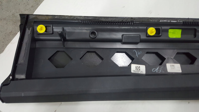 Listwa drzwi LE przód AUDI Q8 4M8853959B demontaż