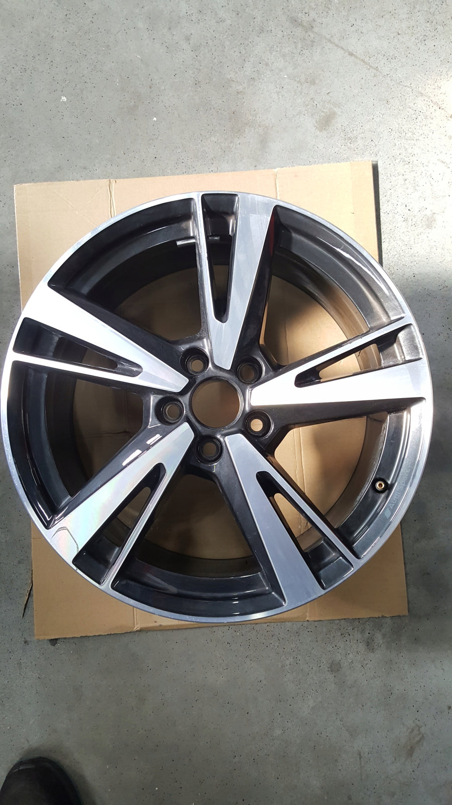 Felga oryginał Audi A3 S3 RS3 18X8J ET 46 5X112 nr. 8Y0601025N