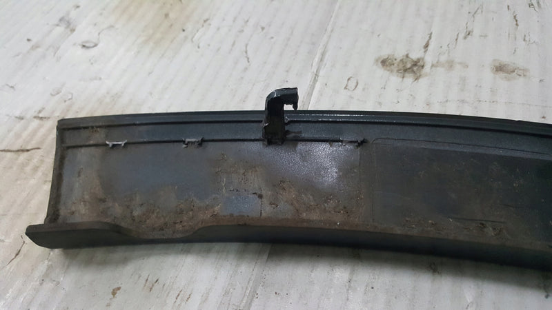 Listwa zderzaka przedniego prawa strona AUDI Q4 e-tron 89A853026F demontaż