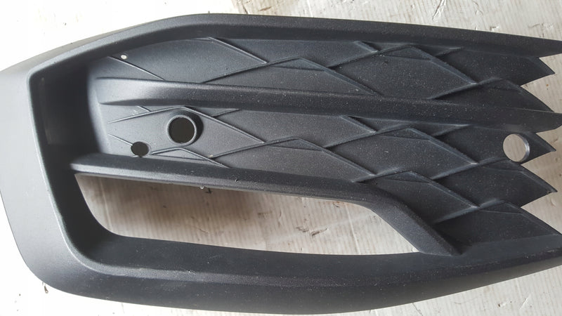 Kratka zderzaka lewy przód SEAT LEON 5FA853665C demontaż
