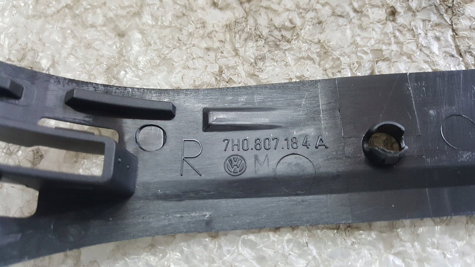Mocowanie zderzaka PR przód VW T5 7H0807184A NOWE