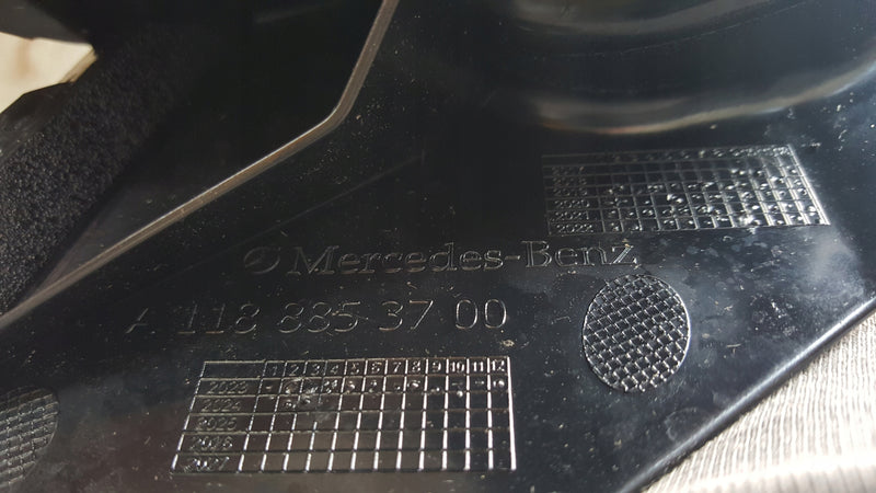 NOWY ORYGINALNY ślizg zderzaka lewy tył MERCEDES W118 CLA A1188853700