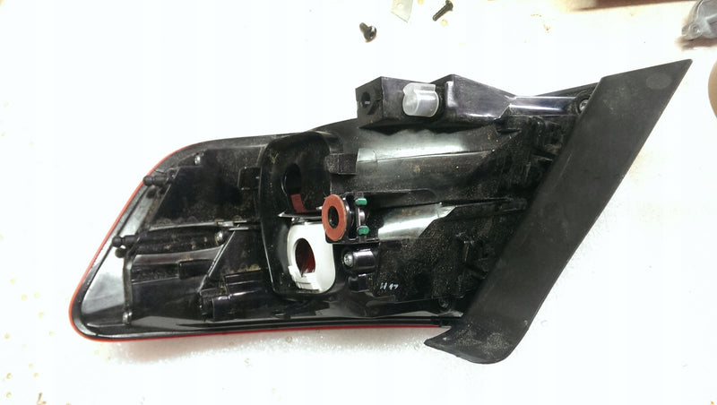 Lewa tylna lampa AUDI A3 SPORTBACK LIFT 8V4945069 demontaż