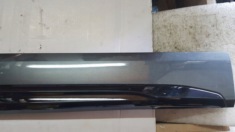 Listwa drzwi prawy przód AUDI Q5 80A853960A demontaż