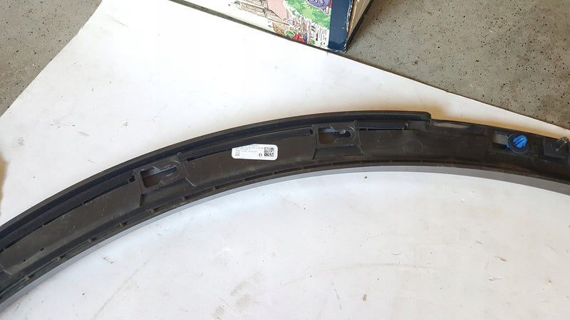 Listwa błotnika prawy tył AUDI Q5 80A853818A demontaż