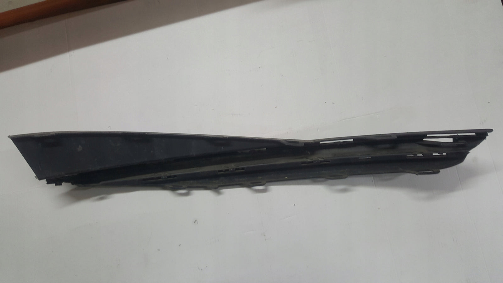 Kratka listwa zderzaka prawy przód VW ARTEON lift 3G8853666D demontaż