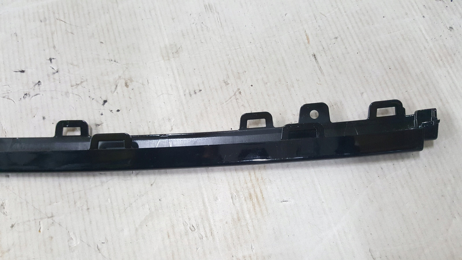 Środkowa listwa zderzaka przedniego VW PASSAT B8 3G0853245E NOWA ORYGINAŁ