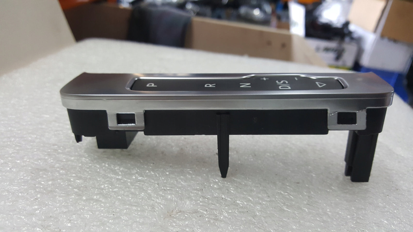 Panel wyświetlacz zmiany biegów AUDI A3 RS3 8V1713463A demontaż