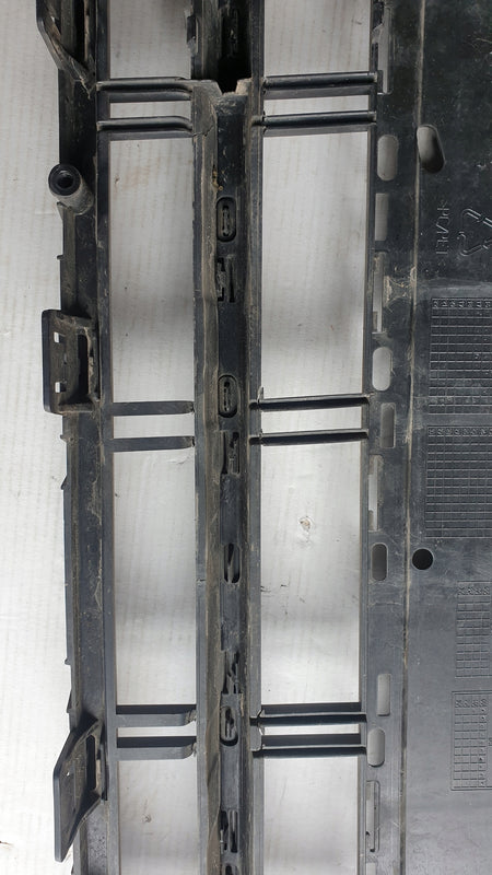 Atrapa gril Audi A6 4G0853653T SCHWARZ COMPETITION