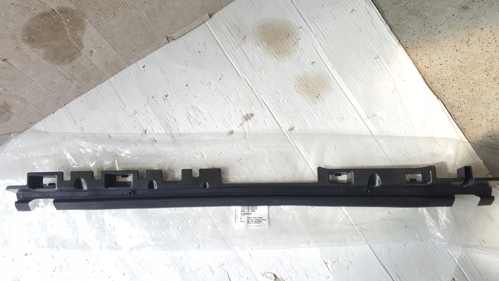 NOWA ORYGINALNA kierownica powietrza przód AUDI Q5 80A121292