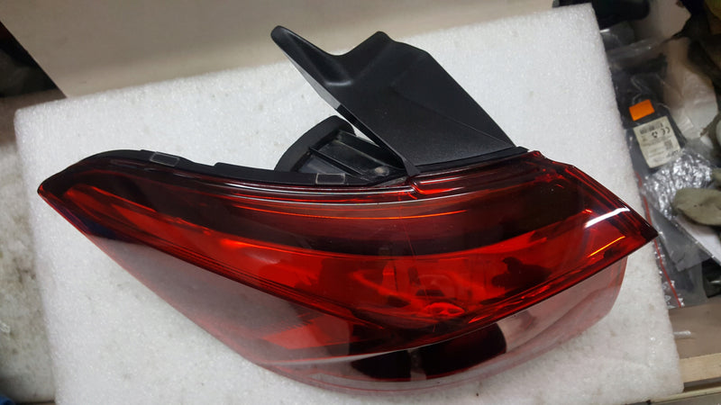 Tylna lewa lampa LED w błotnik VW T-ROC lift 2GA945095D demontaż