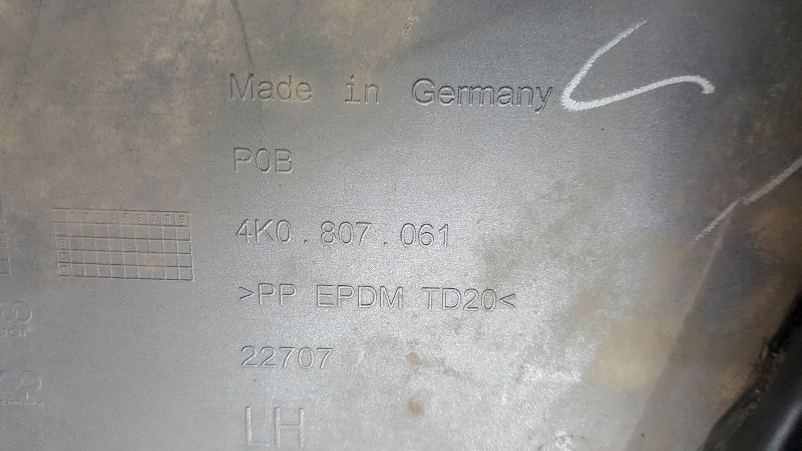Nakładka listwa lewa zderzak przód AUDI A6 C8 4K0 ALLROAD 18- 4K0807061
