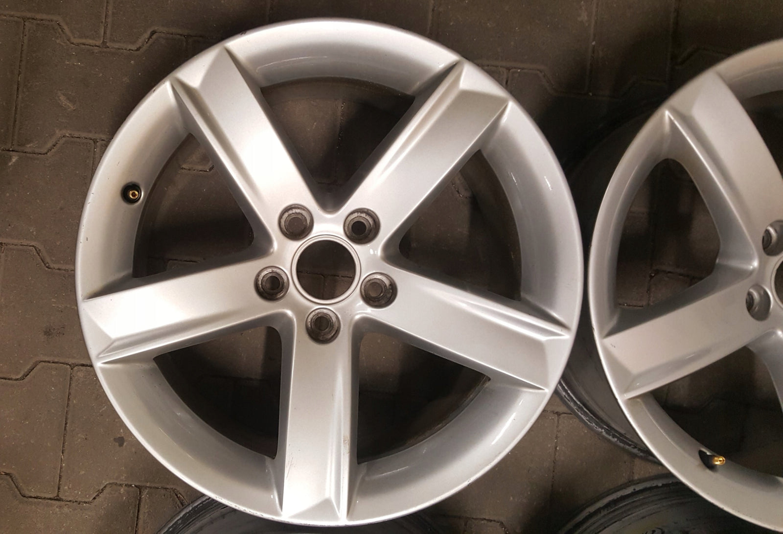 AUDI A5 8T0 FELGI 7.5X17 ET28 8T0071497 ORYGINAŁ