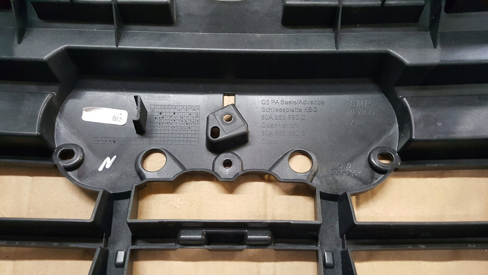 NOWA AUDI Q5 80A853692C ATRAPA GRILL WZMOCNIENIE