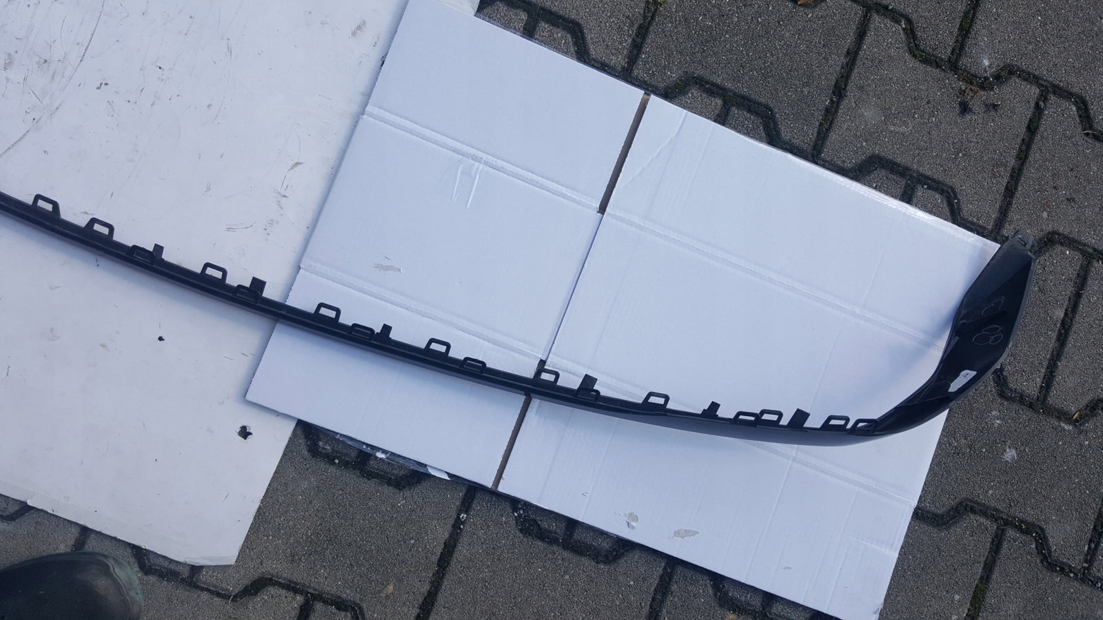 LISTWA ZDERZAKA TYŁ DO AUDI Q5 SQ5 S-LINE 80A853057A ORYGINALNA