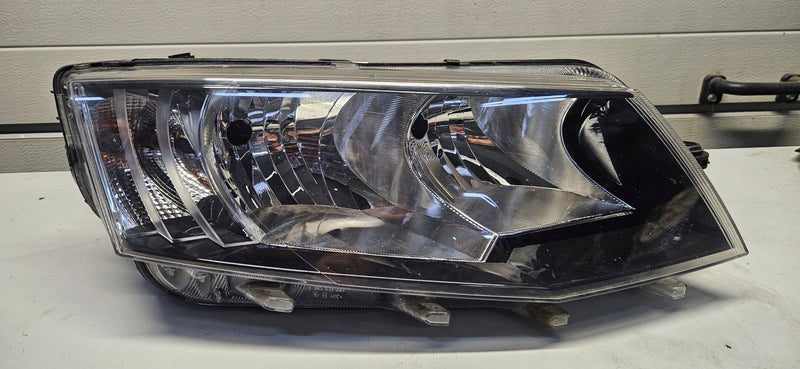 Pr reflektor SKODA Octavia III 5E1941016 oryginał