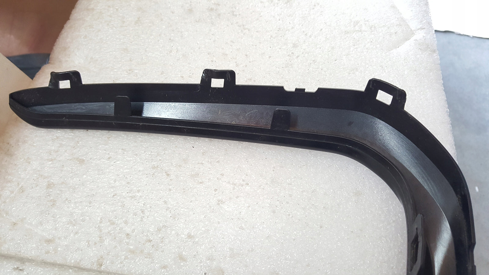 Listwa zderzaka przedniego prawa strona VW TOUAREG 760853254E demontaż
