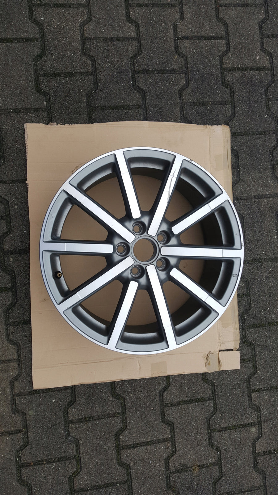 Felga Audi A3 S3 R18 7.5J ET51 5x112 8V0601025AL 8V0601025AM