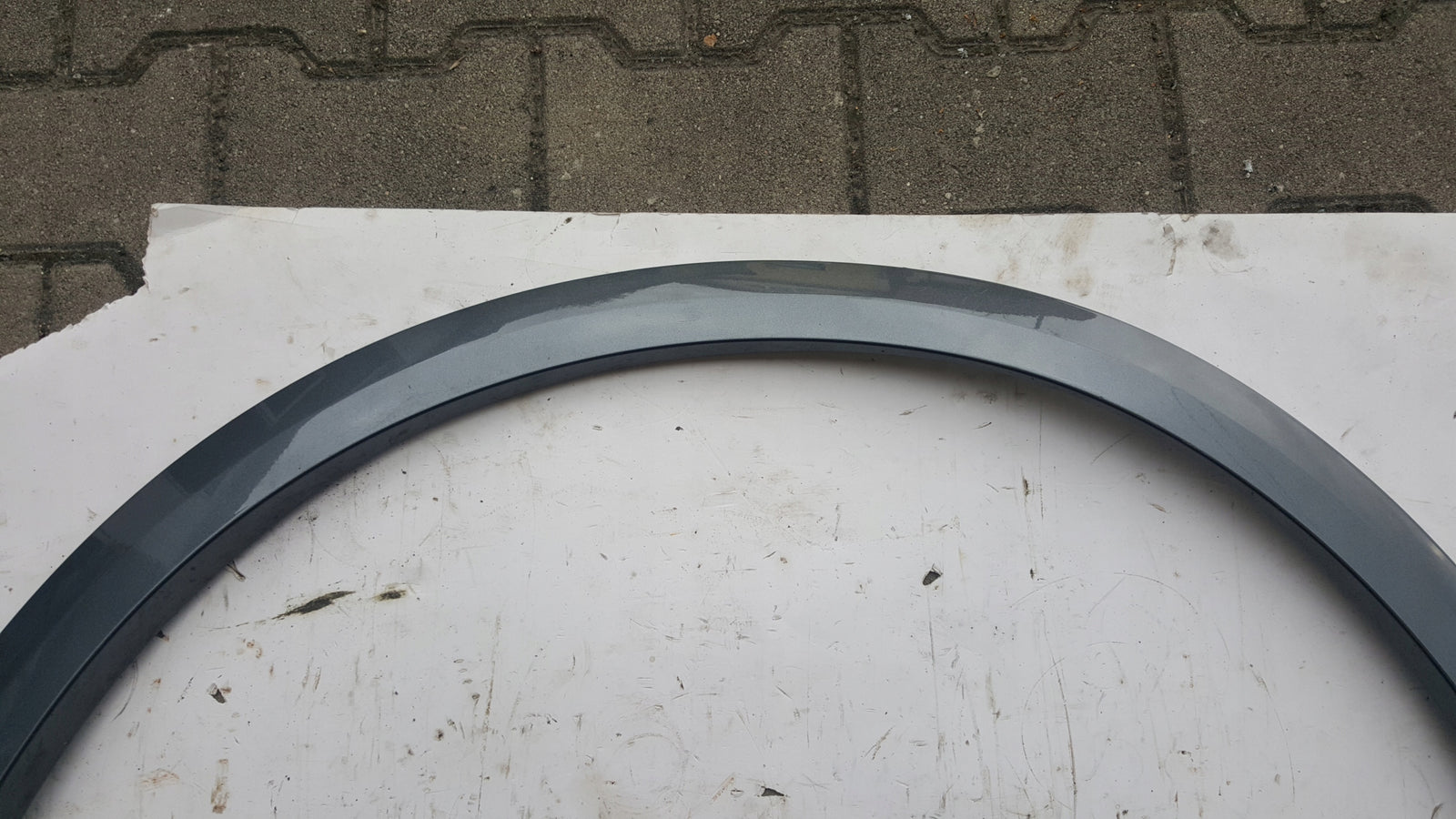 LISTWA BŁOTNIKA PRAWA PRZEDNIA AUDI Q8 4M853718B