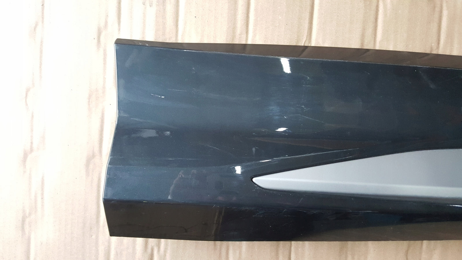 Listwa drzwi prawy tył AUDI Q3 II 83A853970A/B