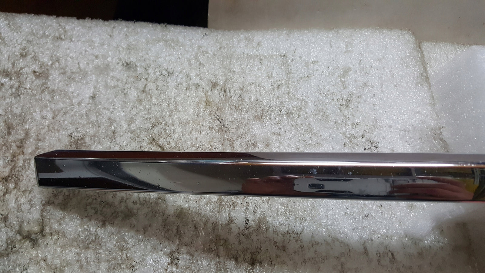 AUDI A6 C6 - LISTWA ZDERZAKA PRAWY PRZÓD 4F0853066