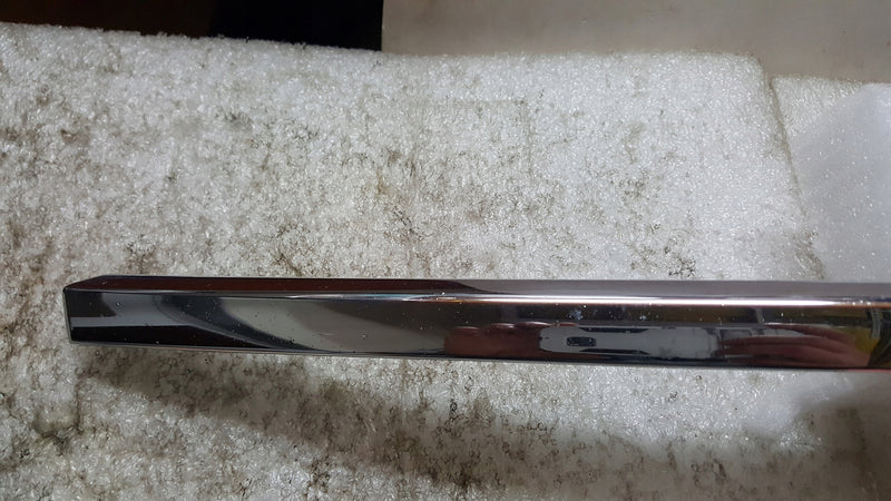 AUDI A6 C6 - LISTWA ZDERZAKA PRAWY PRZÓD 4F0853066