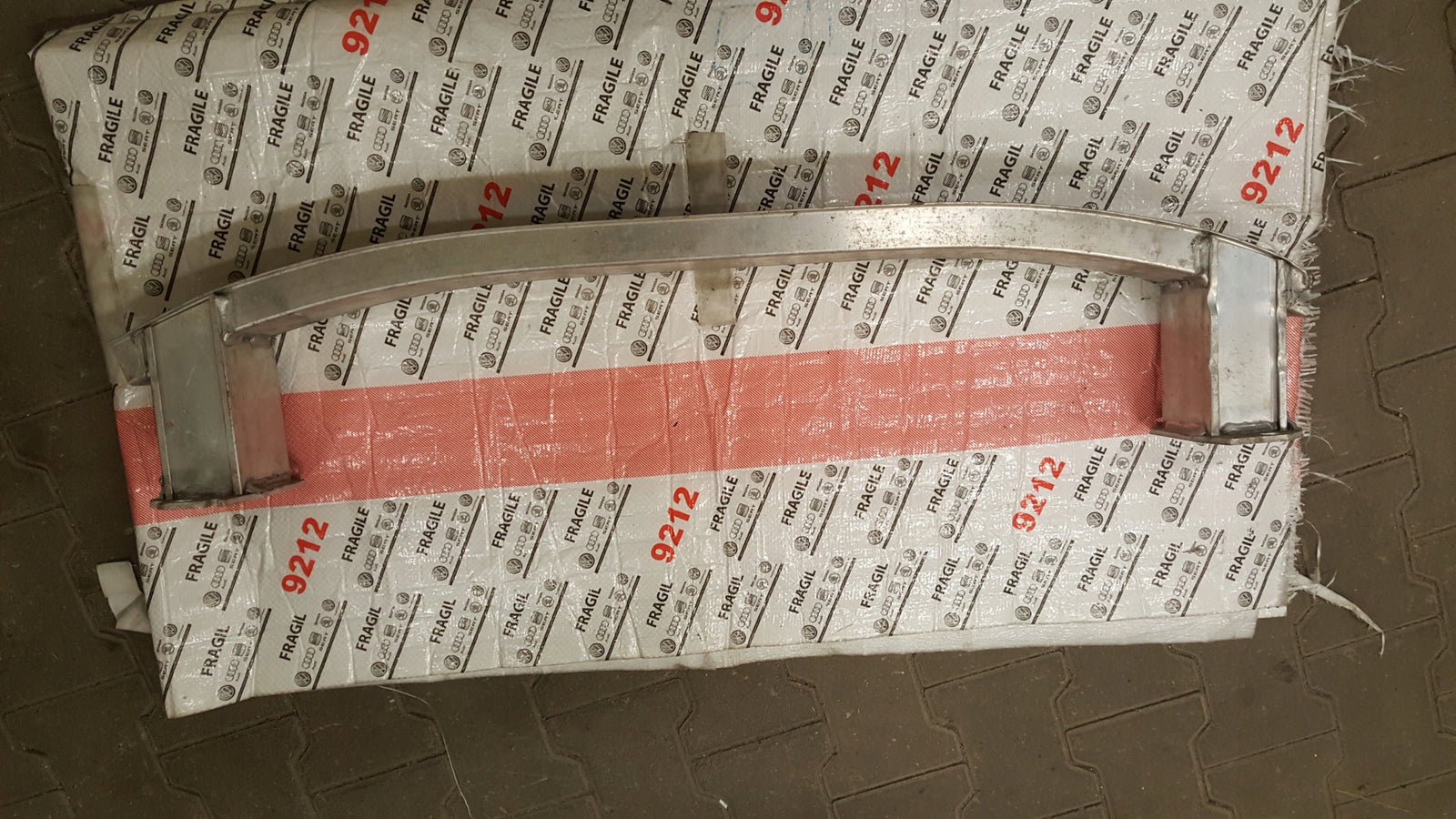 BELKA PRZEDNIA PRZÓD AUDI Q3 8U0 ORYGINAŁ !!! 8U0807109C