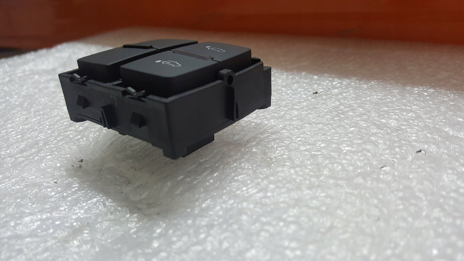 Przełącznik obniżania AUDI Q7 4M0959511E NOWY