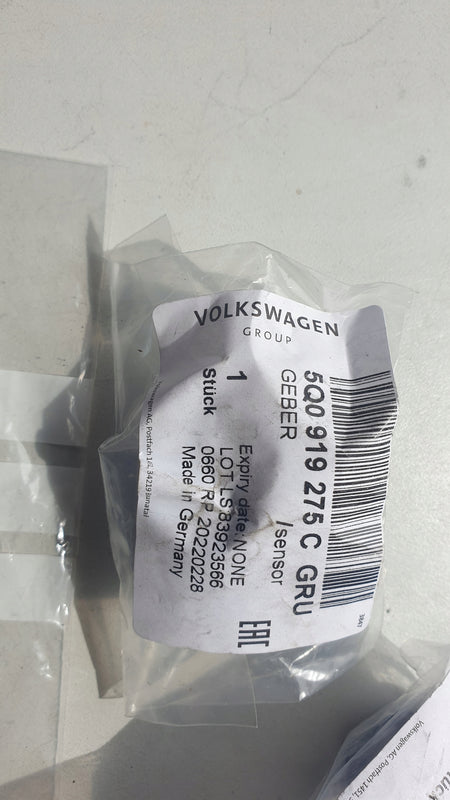4 NOWE czujniki cofania pdc Vw Audi 5Q0919275C
