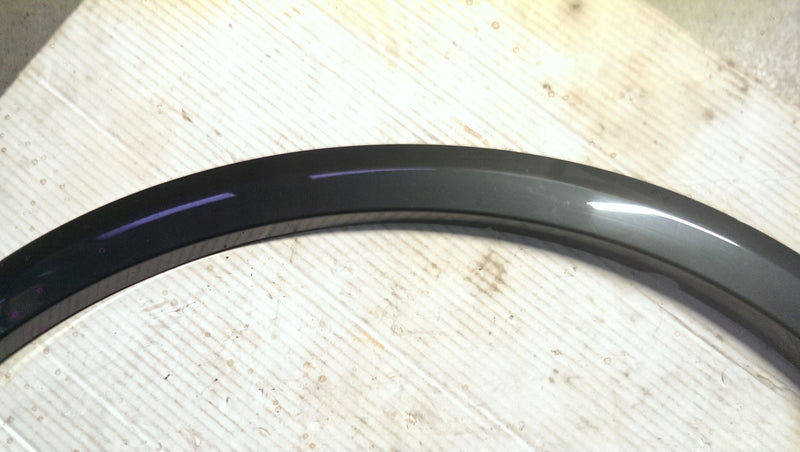 Listwa błotnika lewy przód AUDI Q2 81A853717A