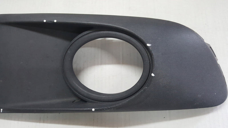 Kratka zderzaka prawy przód VW TOURAN CADDY 1T0853666S demontaż