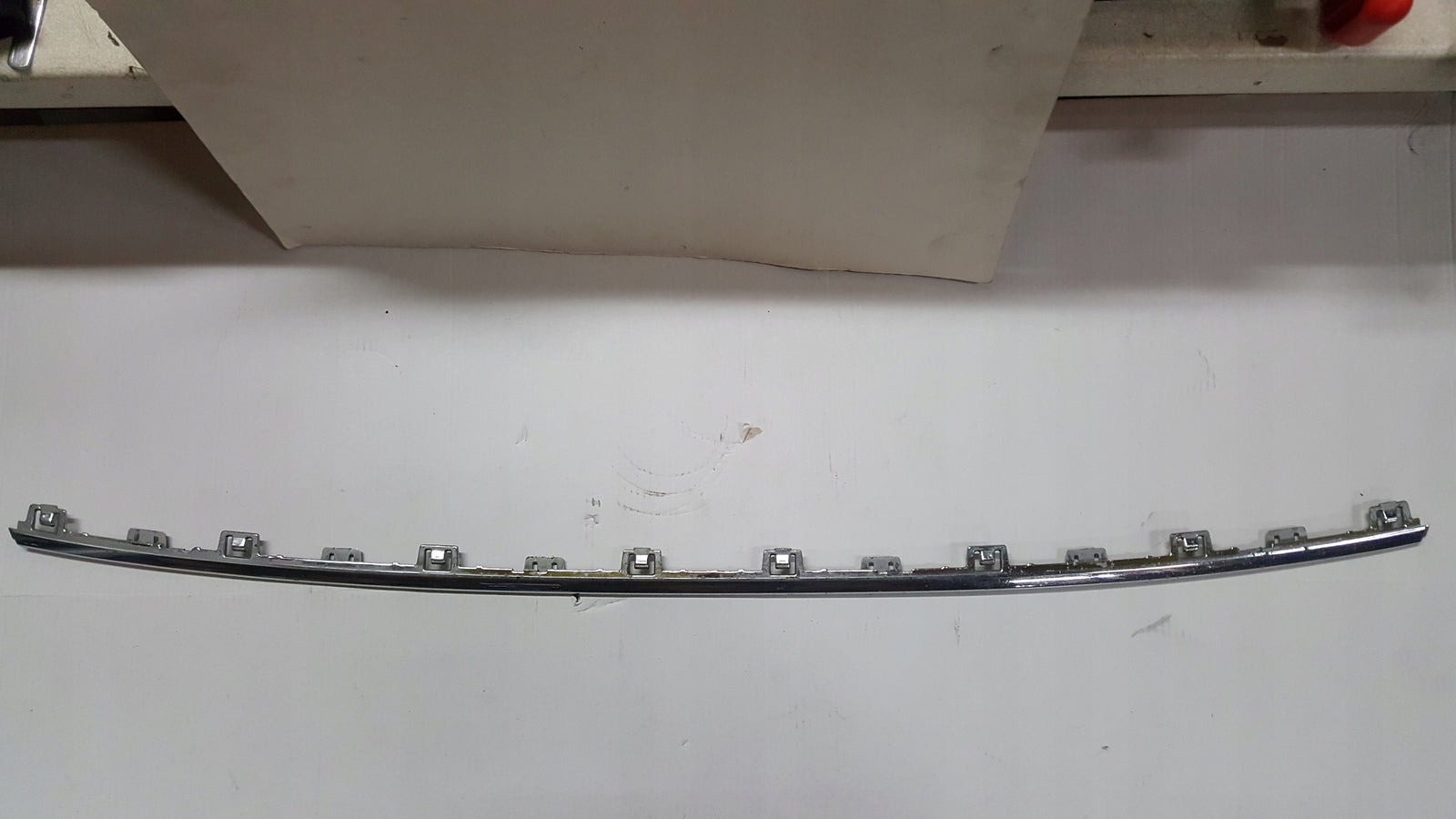 Listwa chrom zderzaka przedniego AUDI A6 (C7) 4G0807578 demontaż