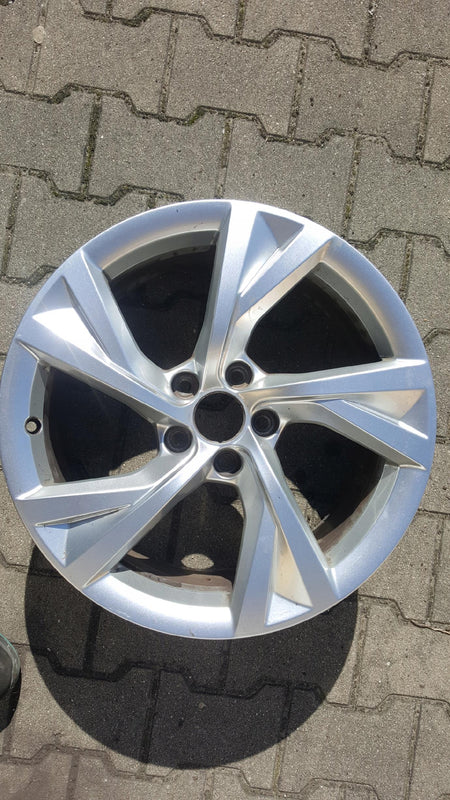 FELGA AUDI A4 B9 A5 8W 8J 18 ET40 5x112 8W0601025EJ