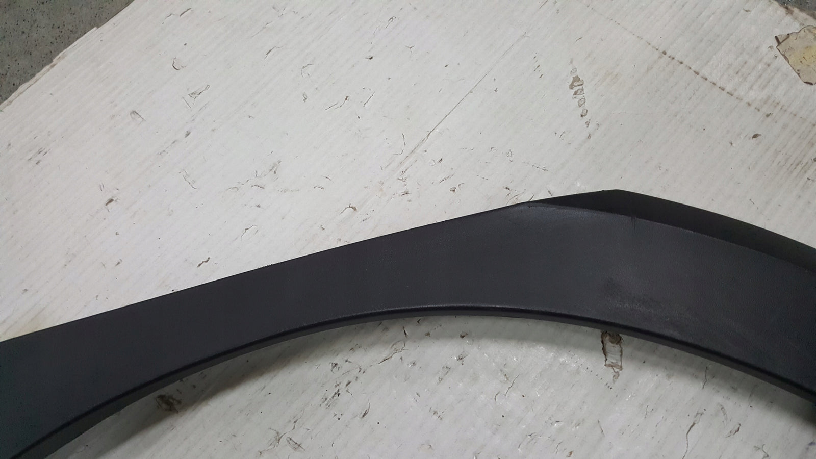 Listwa błotnika lewy tył VW TAIGO 2G7854817B demontaż