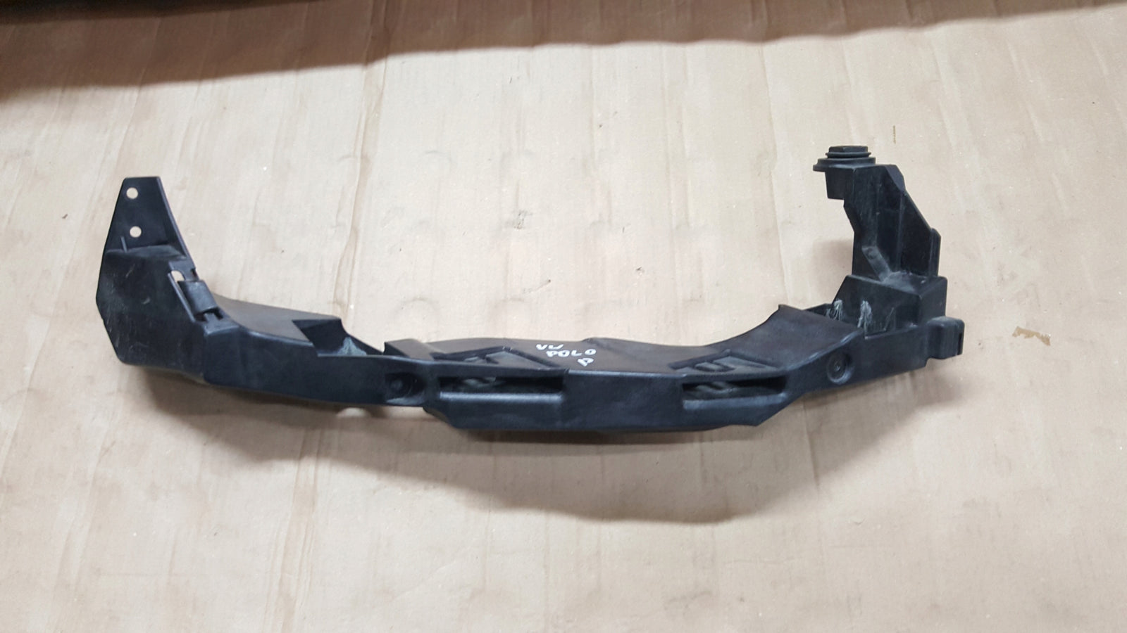 VW POLO VI 6 MOCOWANIE UCHWYT LAMPY PRAWY PRAWE PRZÓD PRZEDNIE 2G0805072B