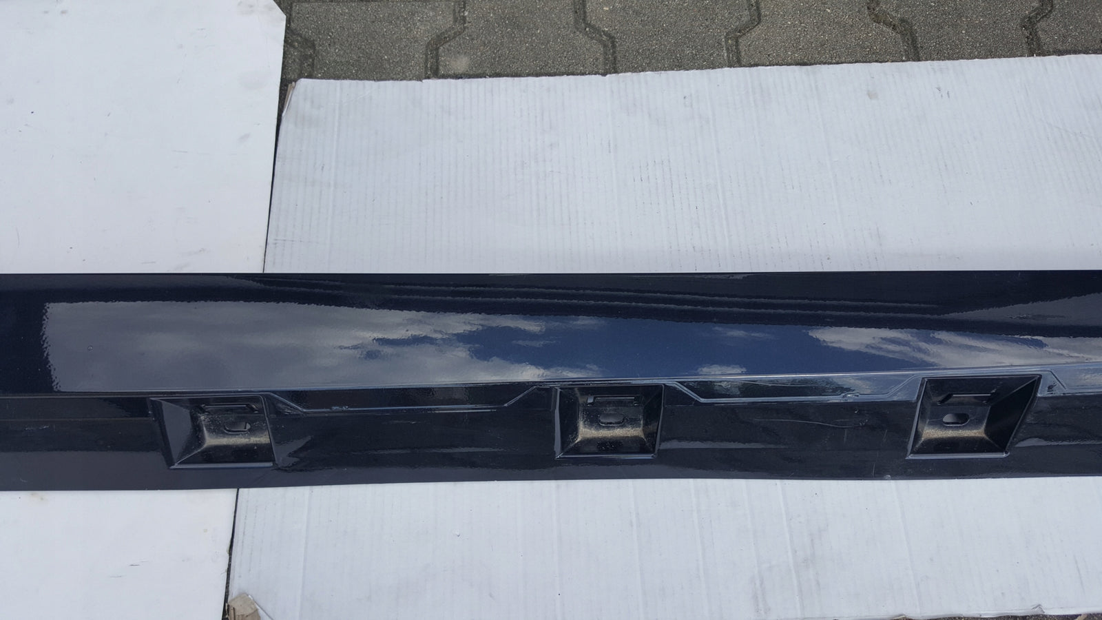 Listwa progowa prawa VW PASSAT B8 3G0853858F demontaż