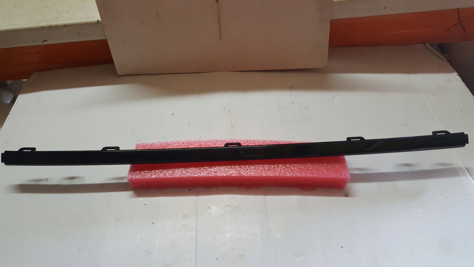 Listwa zderzaka tylnego AUDI A5 8W6853551D demontaż oryginał