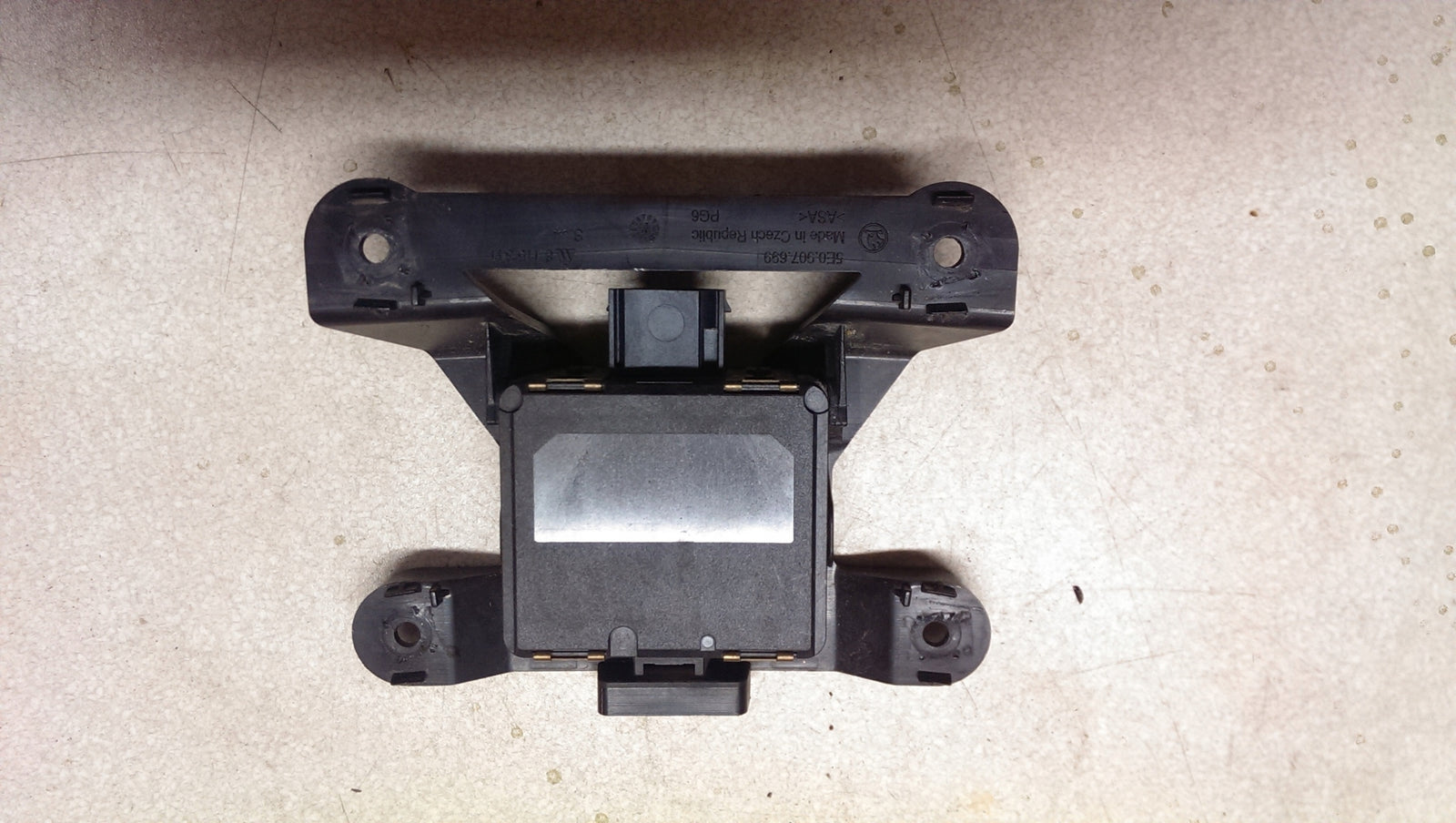 e082713cff0f1a6ff380dbd869372949