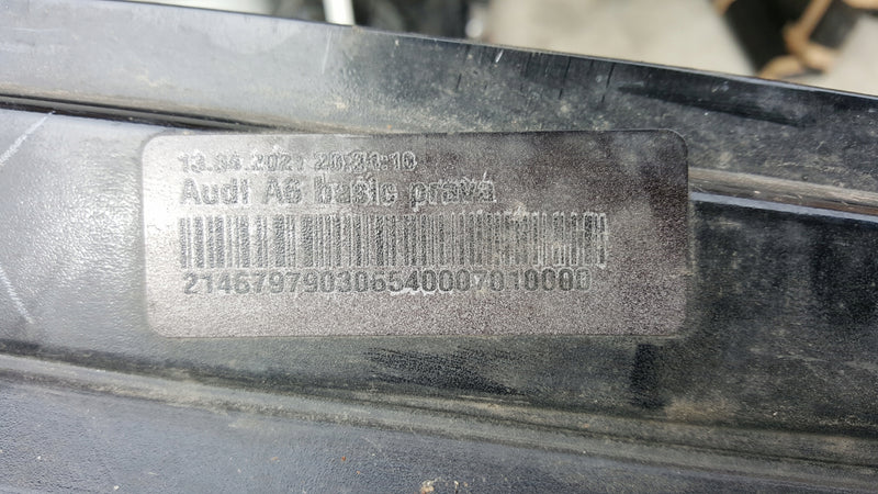 Listwa progowa prawa AUDI A6 C8 4K0853856 demontaż