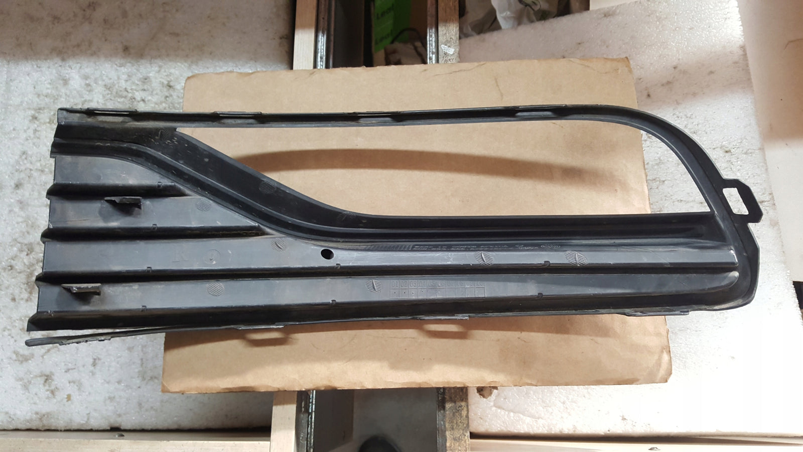 KRATKA ZDERZAKA PRAWY PRZÓD VW POLO 6C0853666A