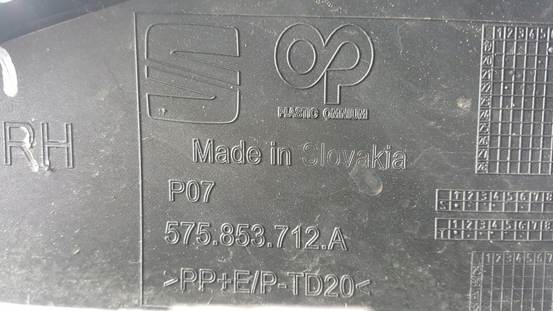 Listwa zderzaka przedniego prawa strona SEAT ATECA 575853712A demontaż