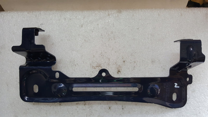 NOWY ORYGINALNY wspornik błotnika prawy przód VW TOUAREG 760821432
