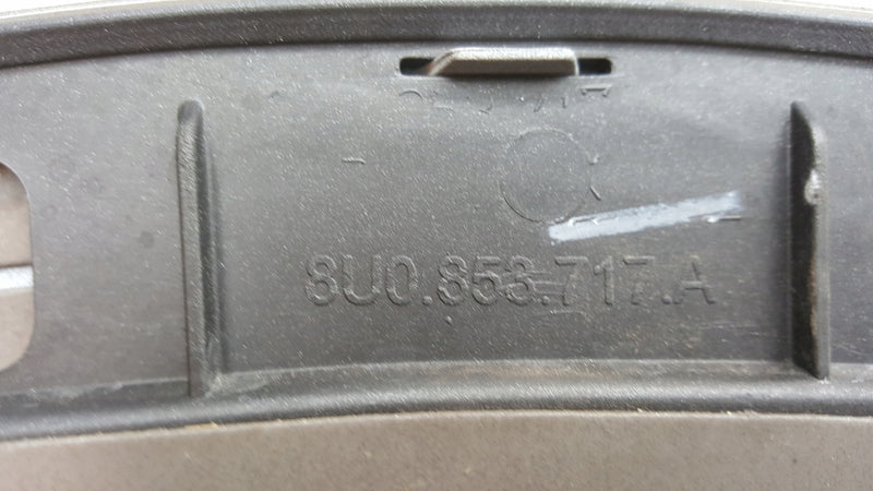 Listwa przednia lewa AUDI Q3 I 8U0 przód lewy 8U0853717A