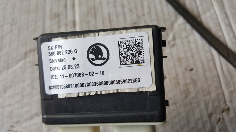 Moduł czujnik otwierania klapy bagażnika SKODA KODIAQ 565962239D 565962235G