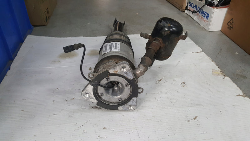 Amortyzator lewy tył AUDI A8 (D3) 4E0616001P demontaż