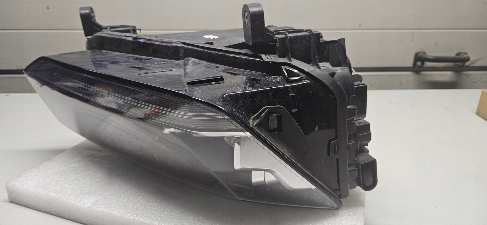 Pr reflektor AUDI Q2 81A941004 2020r IDEAŁ