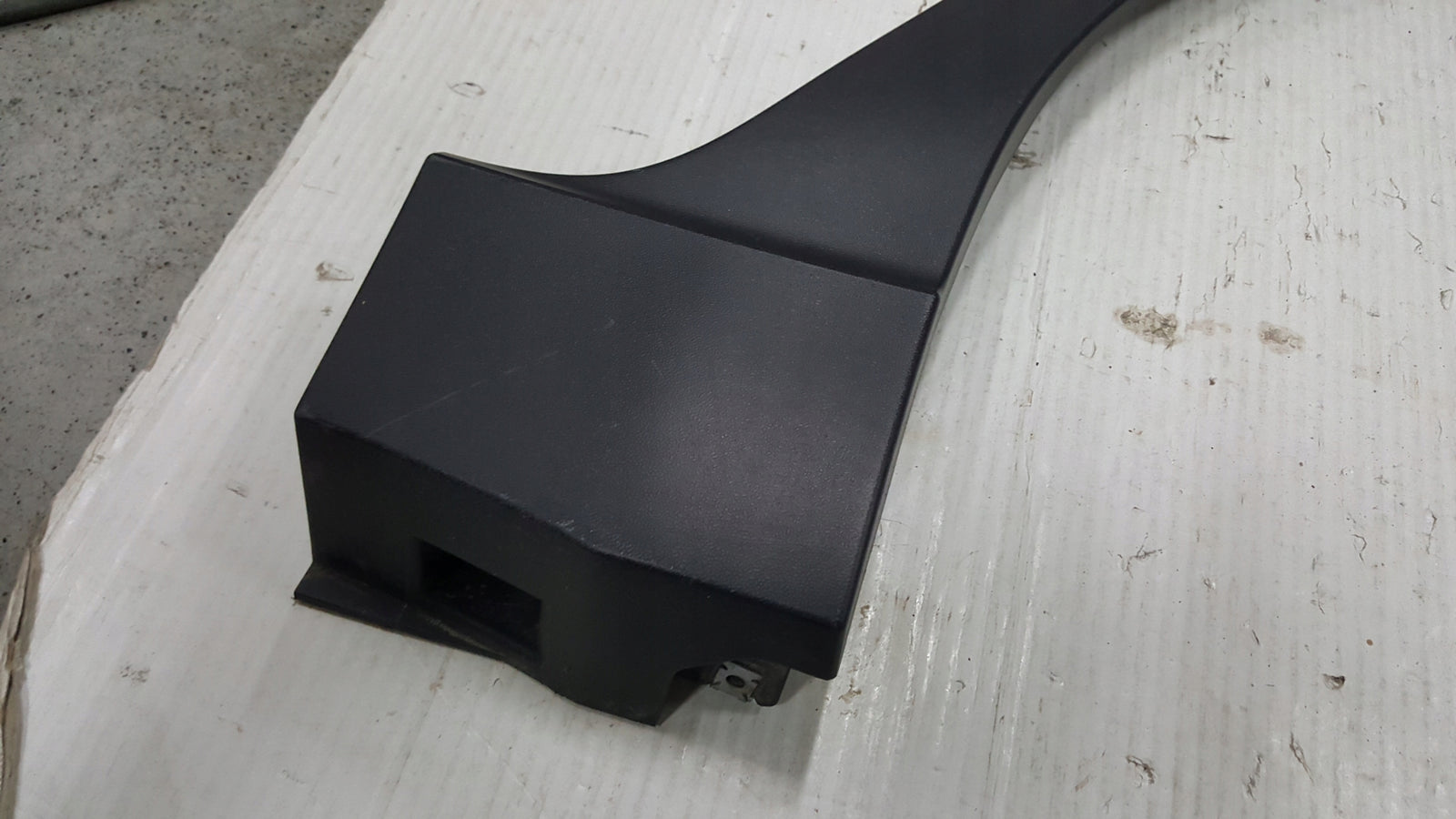 Listwa błotnika lewy tył VW TAIGO 2G7854817B demontaż