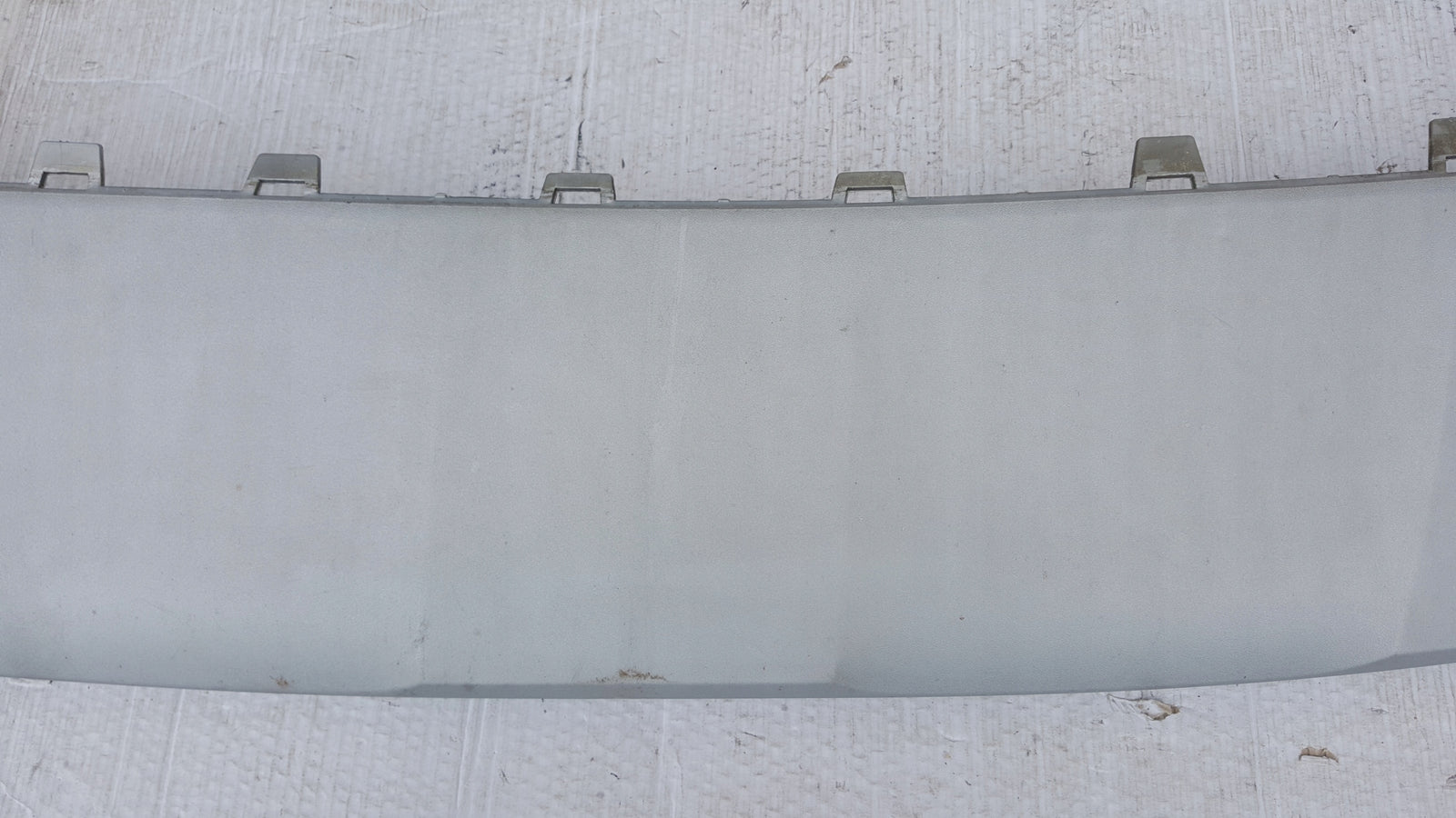 Dokładka spoiler zderzaka przedniego AUDI Q4 e-tron 89A807733 demontaż