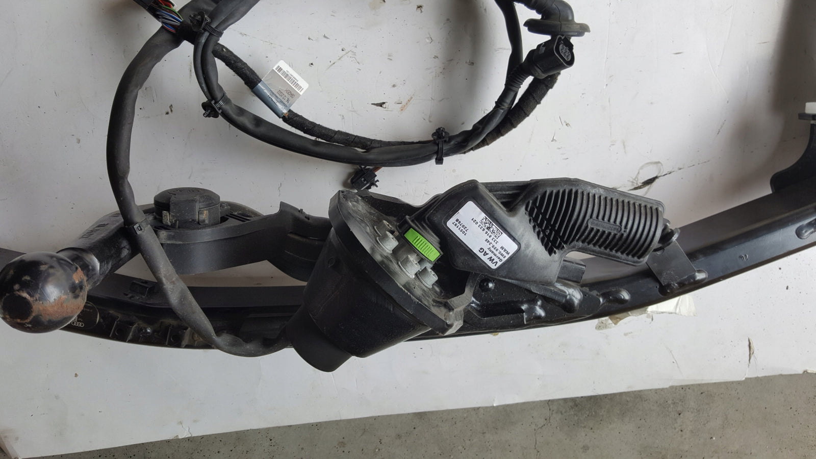 AUDI A4 B9 8W0 HAK HOLOWNICZY Z WIAZKA 8W0800491M 8W0971541F