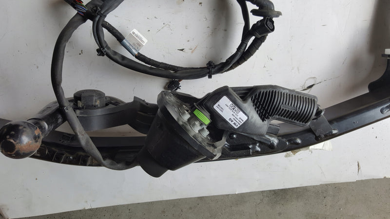 AUDI A4 B9 8W0 HAK HOLOWNICZY Z WIAZKA 8W0800491M 8W0971541F